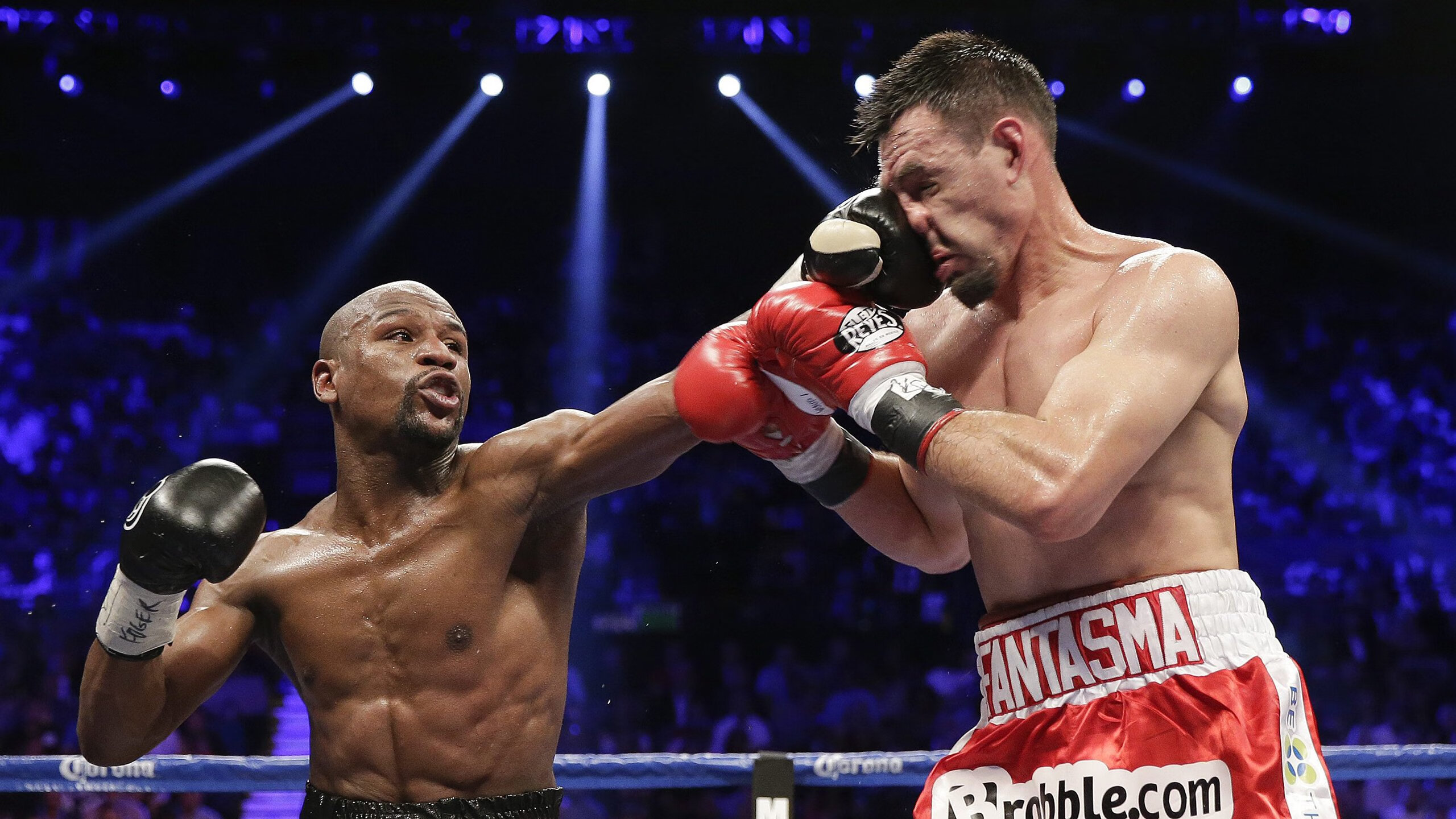 红牛二队力克法拉利，阿隆索惊艳四座，一场改写F1格局的经典战役