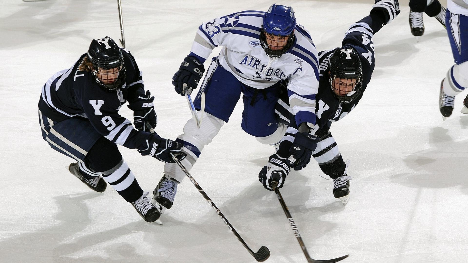雄鹿强势拿下76人，浓眉连续得分拉开差距，联盟格局的微妙震荡